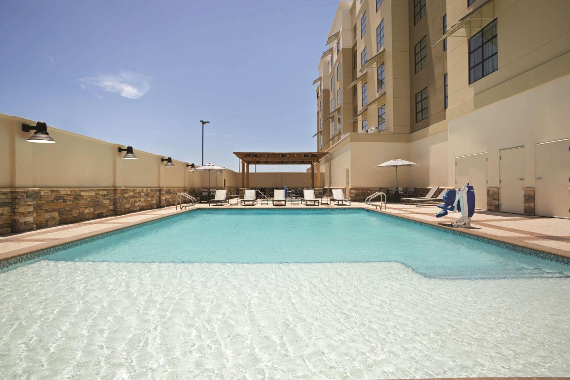 Embassy Suites By Hilton Mcallen Convention Center Esterno foto